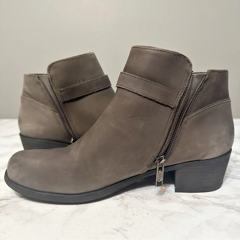 UGG Bellamy Distressed Gray Leather Sheepskin Ankle Boots Women’s Size 8…